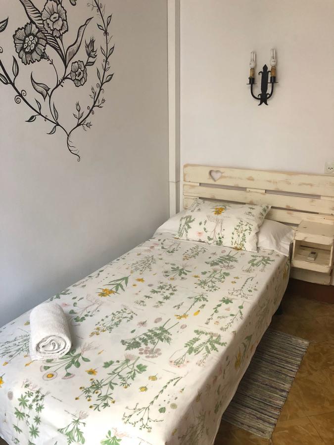 Hostal Parellades Sitges Dış mekan fotoğraf