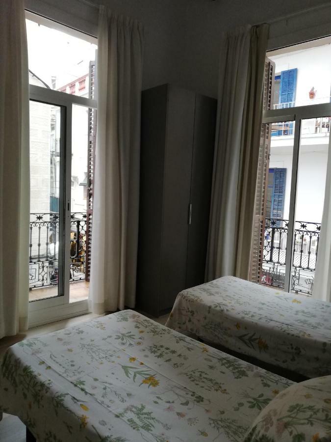 Hostal Parellades Sitges Dış mekan fotoğraf